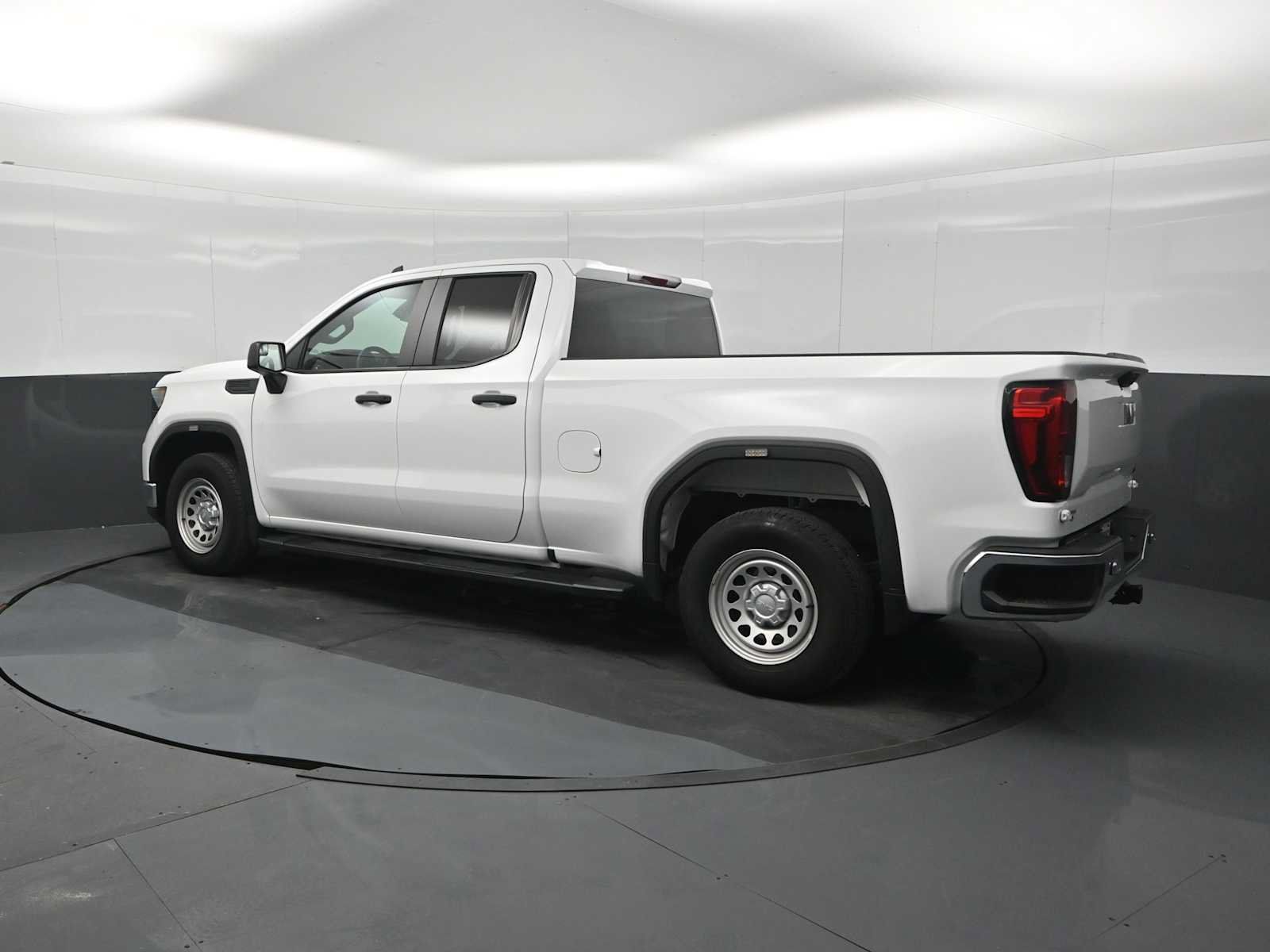 Used 2024 GMC Sierra 1500 Pro w/ Pro Value Package AWD/4WD image 6
