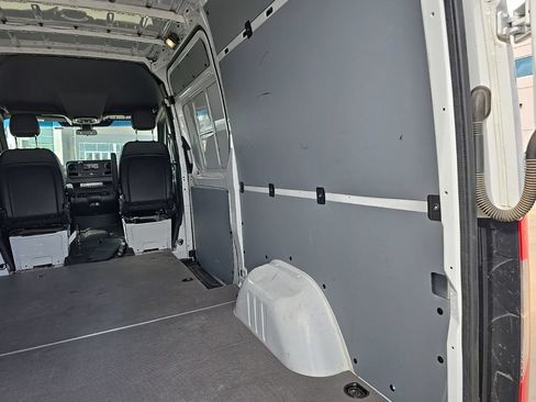 Used 2024 Mercedes-Benz Sprinter 2500 image 12