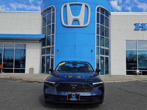 Used 2025 Honda Accord SE image 2