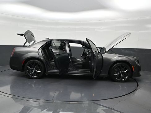 Used 2023 Chrysler 300 S w/ Comfort Group RWD image 34