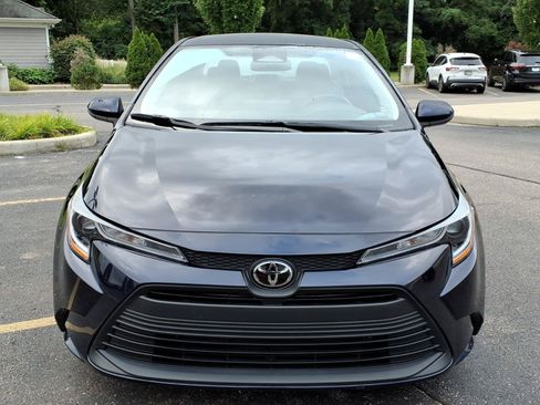 Used 2025 Toyota Corolla LE FWD image 2