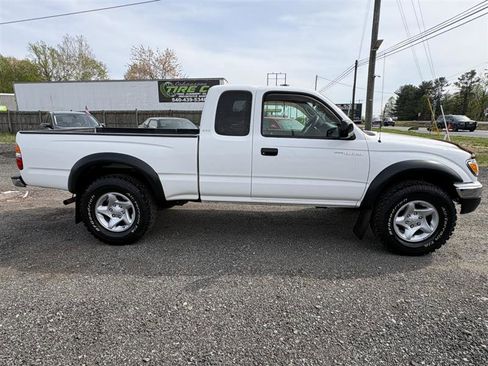 Used 2004 Toyota Tacoma 4x4 Xtracab image 5