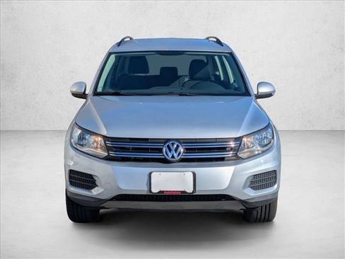 Used 2018 Volkswagen Tiguan Limited w/ Premium Package image 2