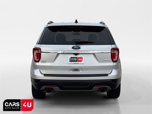 Used 2019 Ford Explorer XLT image 6