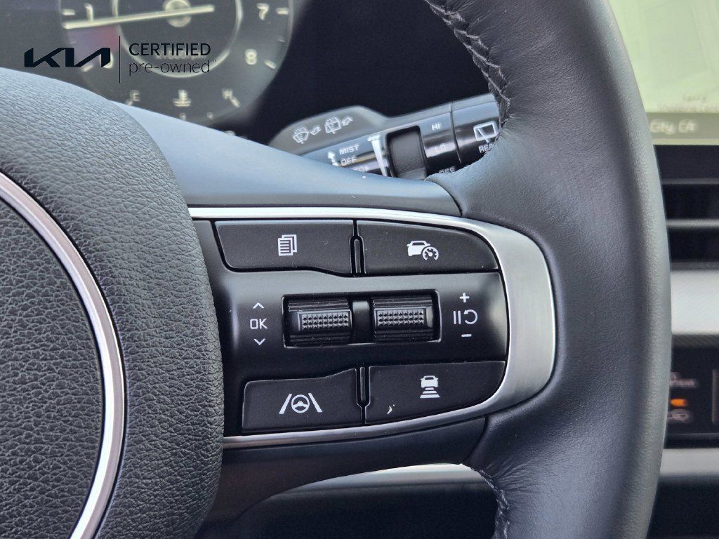 Certified 2025 Kia Sportage SX FWD image 24
