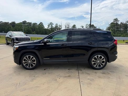 Used 2020 GMC Terrain SLT w/ Preferred Package FWD image 2