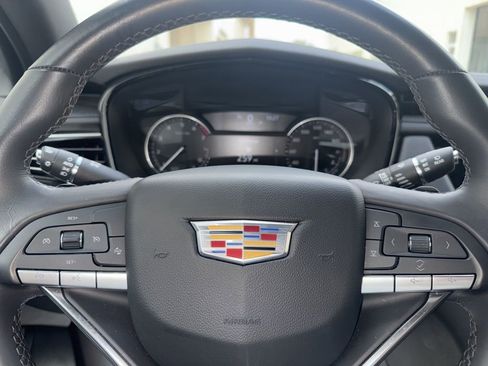Certified 2024 Cadillac XT6 Luxury FWD image 21