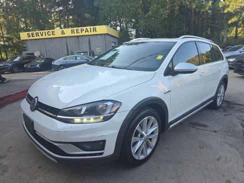 Used 2018 Volkswagen Golf Alltrack SE AWD/4WD image 2