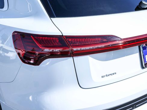 Used 2022 Audi e-tron Premium Plus w/ Premium Plus Package image 8