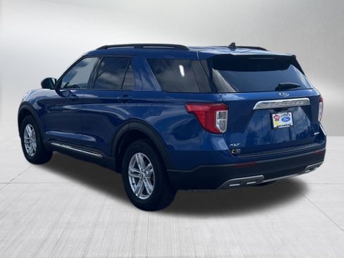Used 2022 Ford Explorer XLT w/ Equipment Group 202A image 5