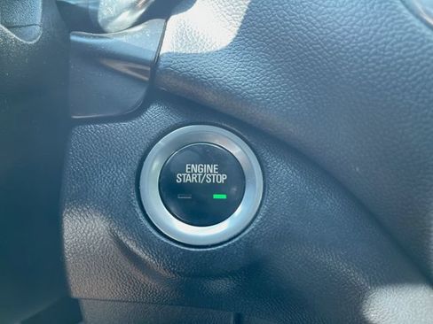 Used 2023 Chevrolet Equinox LT AWD/4WD image 17