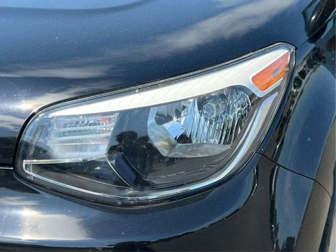 Used 2016 Kia Soul + FWD image 34