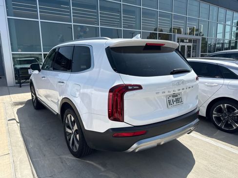 Certified 2022 Kia Telluride S FWD image 4