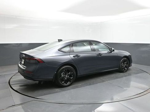 Used 2025 Honda Accord SE image 15