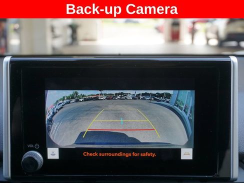 Used 2024 Toyota RAV4 XLE FWD image 7