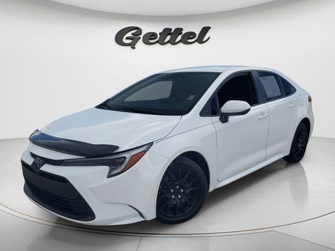 Certified 2023 Toyota Corolla LE FWD image 1