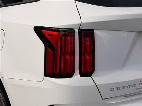 Used 2023 Kia Sorento SX image 21