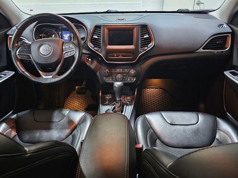 Used 2020 Jeep Cherokee Latitude Plus w/ Cold Weather Group image 8