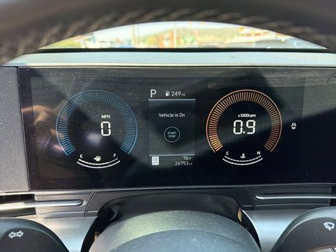 Used 2025 Hyundai Kona SEL image 18