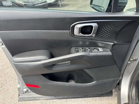 Used 2022 Kia Sorento S FWD image 20