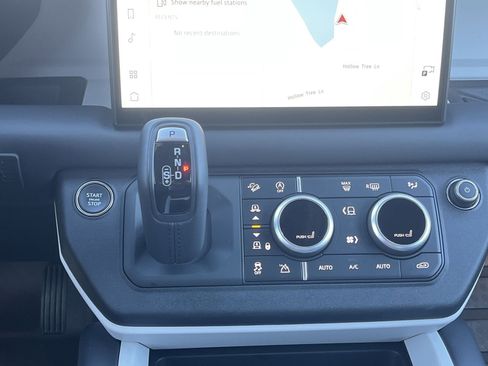 New 2025 Land Rover Defender 110 X-Dynamic SE image 16