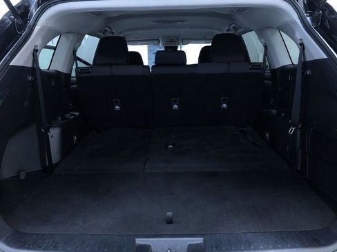 Certified 2023 Toyota Highlander L image 30