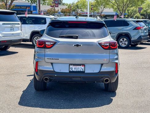 Used 2024 Chevrolet TrailBlazer RS w/ Driver Confidence Package FWD image 3
