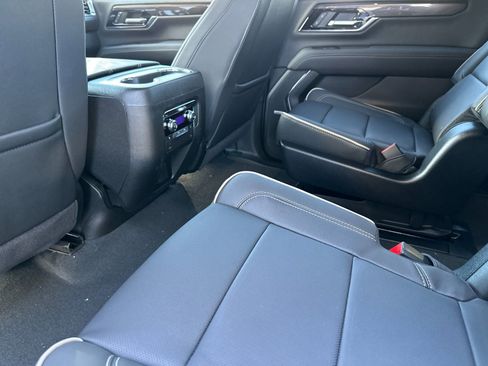New 2026 GMC Yukon XL Elevation image 12