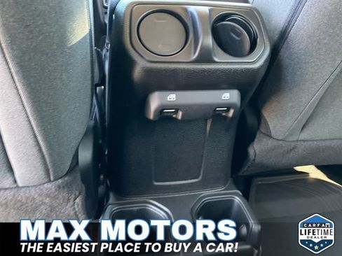 Used 2024 Jeep Wrangler Sport S image 16