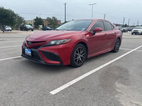 Used 2023 Toyota Camry SE FWD image 1