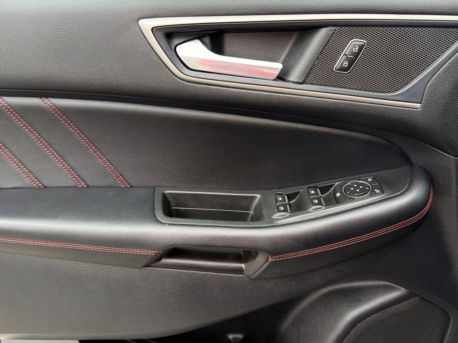 Used 2021 Ford Edge ST-Line FWD image 10