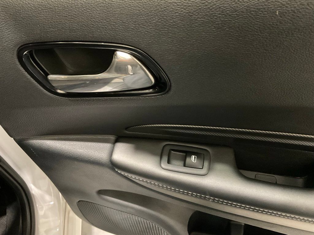 Used 2022 Dodge Durango GT RWD image 14