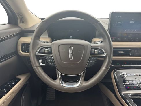 Used 2022 Lincoln Nautilus FWD w/ Premium Package image 12