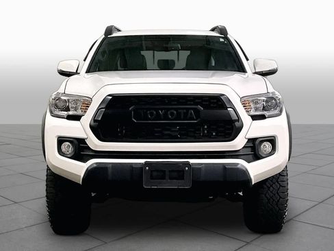 Used 2022 Toyota Tacoma TRD Off-Road w/ Technology Package AWD/4WD image 4