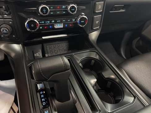 Used 2025 Ford F150 Lariat w/ Equipment Group 502A High image 22