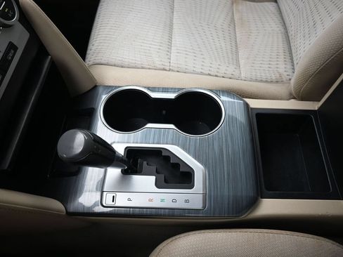 Used 2012 Toyota Camry LE FWD image 19