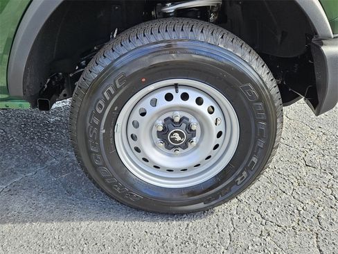 New 2025 Ford Bronco 4-Door image 17