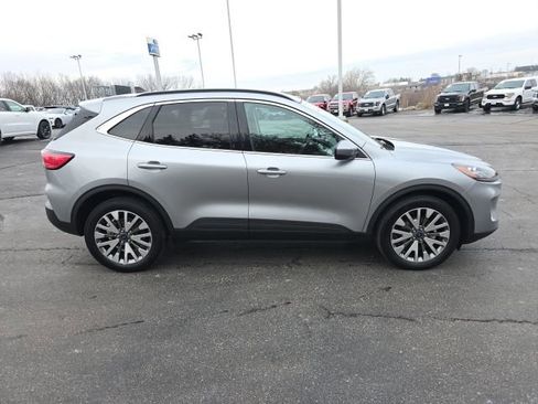 Certified 2022 Ford Escape Titanium image 10