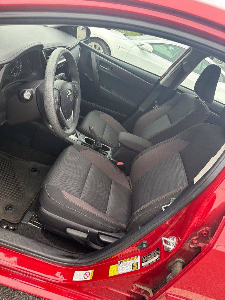 Used 2018 Toyota Corolla LE FWD image 4