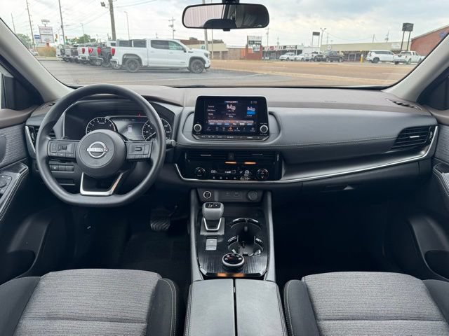 Used 2023 Nissan Rogue SV AWD/4WD image 7