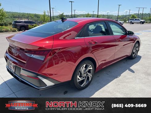 Used 2025 Hyundai Elantra SEL FWD image 21