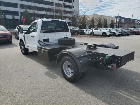 Used 2024 Ford F350 XLT image 5