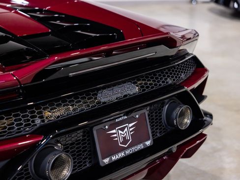 Used 2022 Lamborghini Huracan EVO RWD image 15