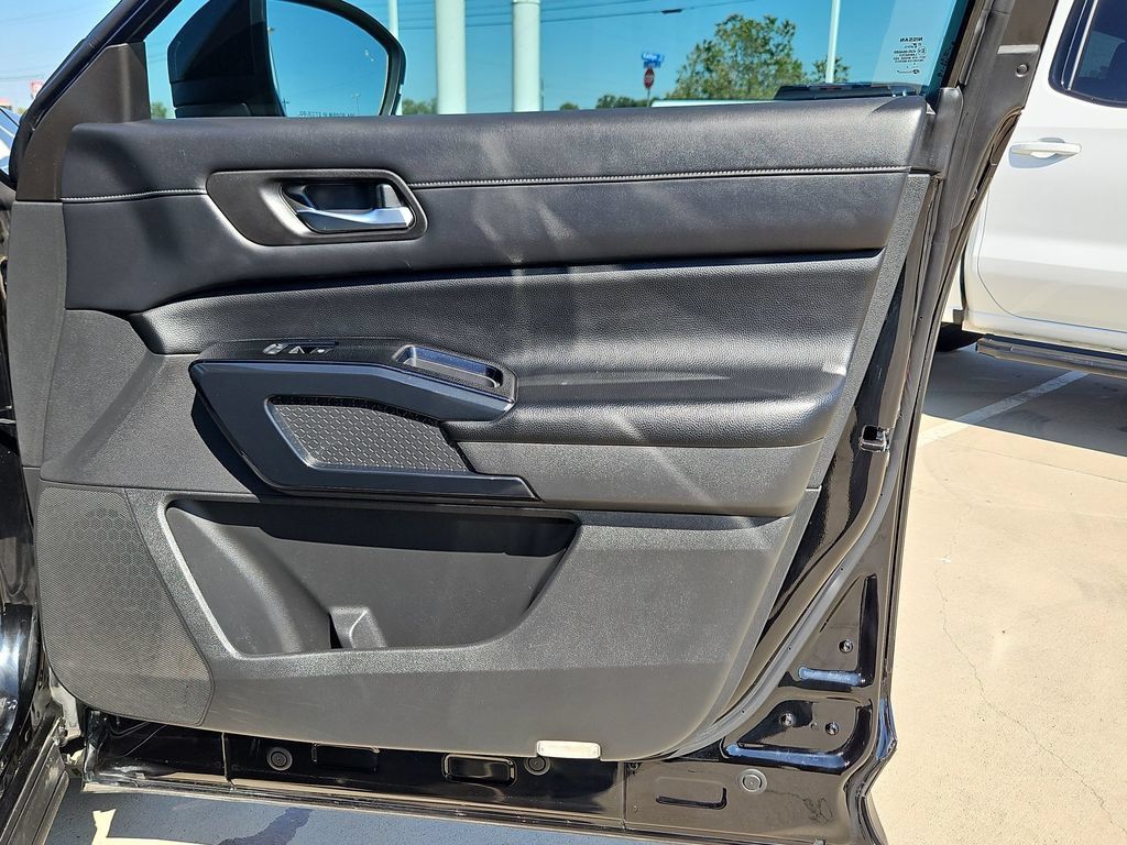 Used 2022 Nissan Pathfinder SV FWD image 31