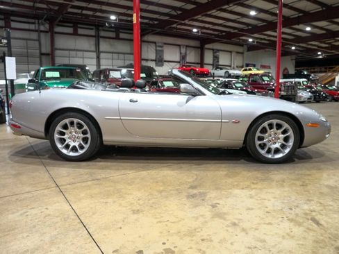 Used 2001 Jaguar XK8 Convertible RWD image 10