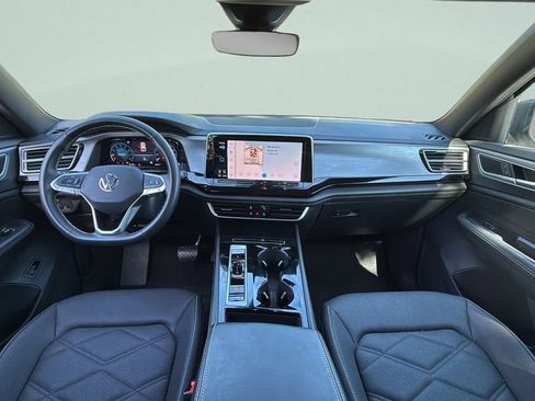 Certified 2025 Volkswagen Atlas Cross Sport SE image 12