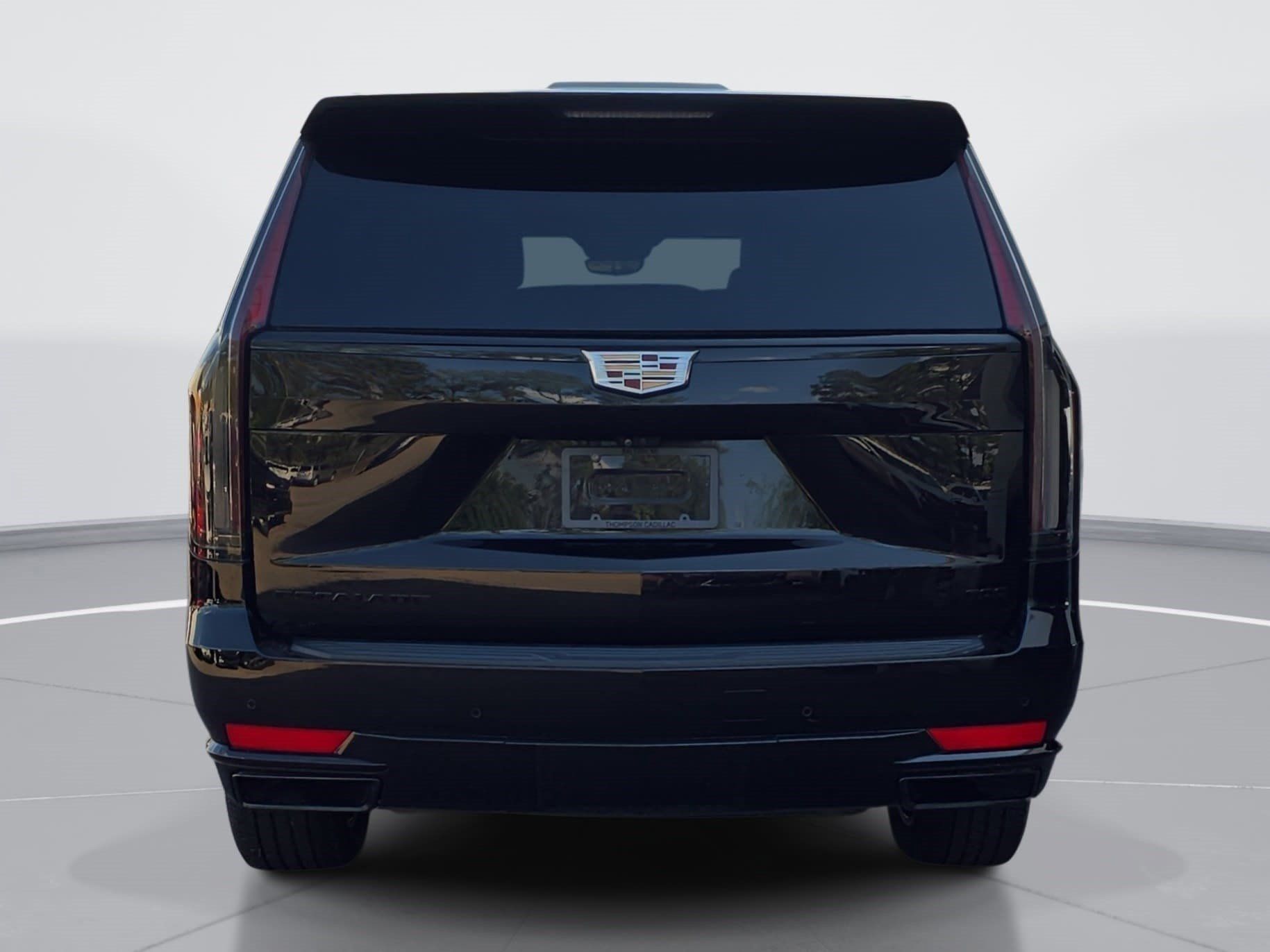 Used 2022 Cadillac Escalade ESV Sport w/ Touring Package AWD/4WD image 4