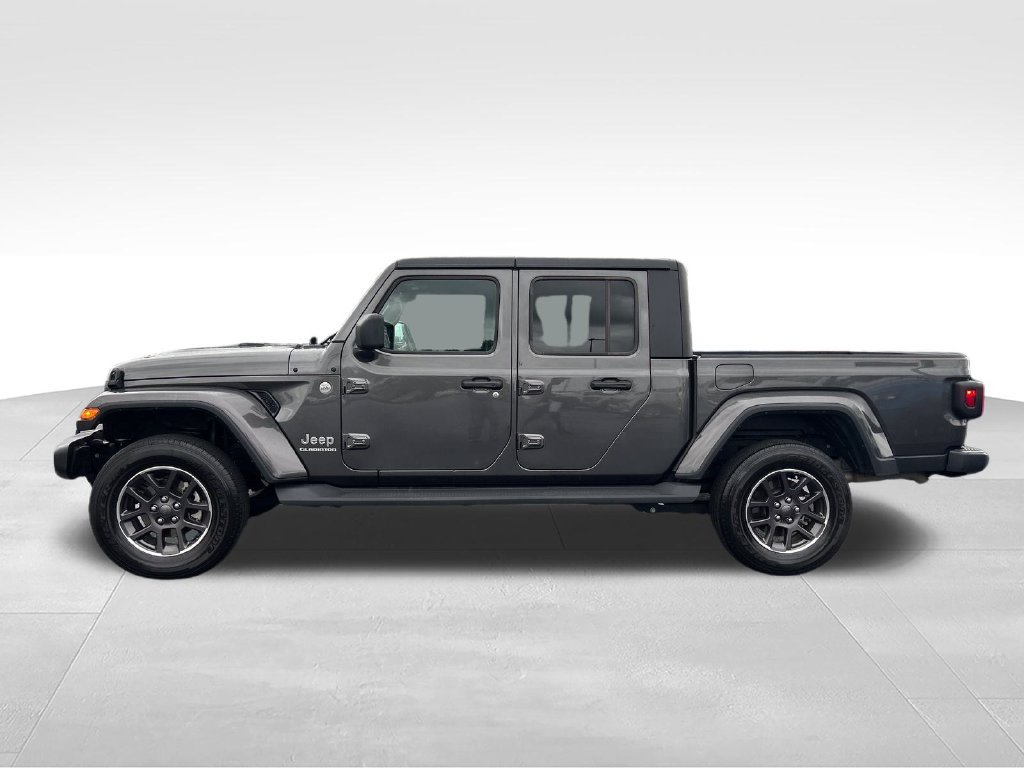Used 2022 Jeep Gladiator Overland w/ Cold Weather Group AWD/4WD image 2