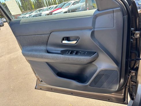 Used 2026 Nissan Kicks SV w/ Cold Weather Package FWD image 18