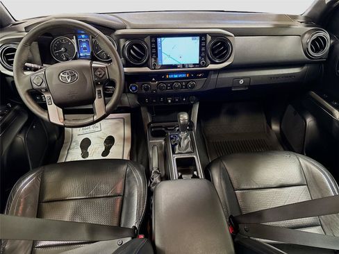 Used 2021 Toyota Tacoma TRD Off-Road w/ TRD Premium Off Road Package AWD/4WD image 24